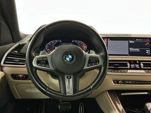 Used 2022 BMW X5 xDrive40i w/ M Sport Package AWD/4WD image 16