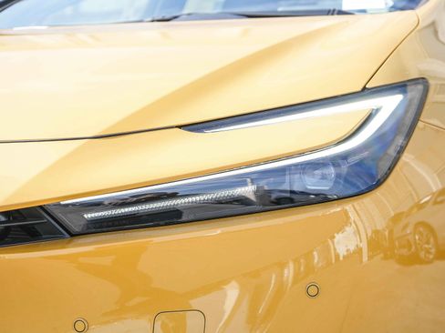 New 2026 Toyota Prius Plug-In Hybrid FWD image 5