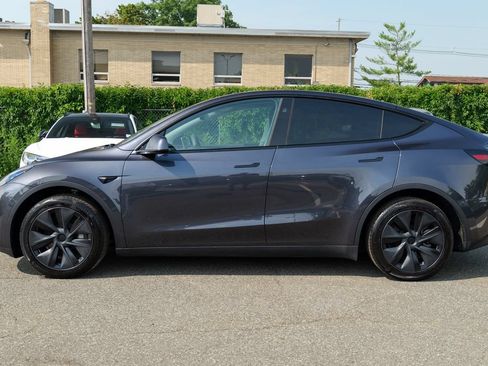 Used 2025 Tesla Model Y Long Range RWD image 4