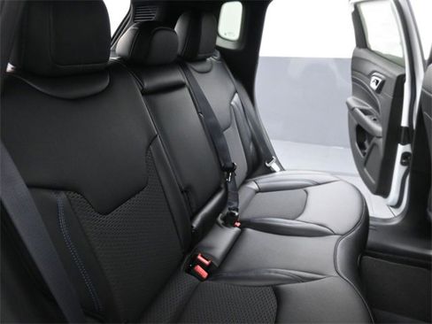 New 2026 Jeep Compass Latitude image 22