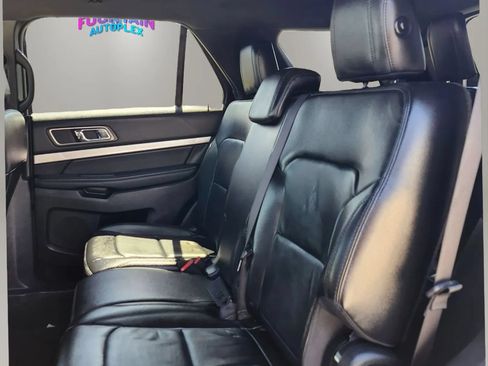 Used 2017 Ford Explorer XLT w/ Equipment Group 202A AWD/4WD image 16