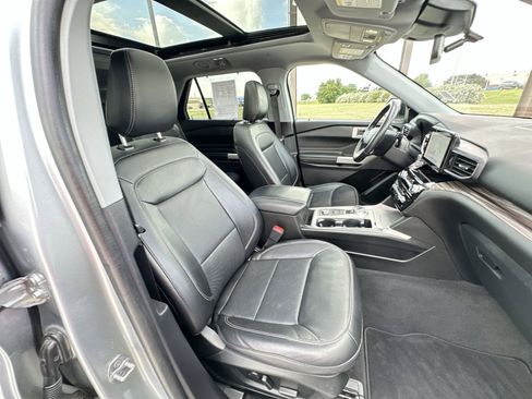 Used 2022 Ford Explorer Limited w/ Hybrid Equipment Group 310A AWD/4WD image 29