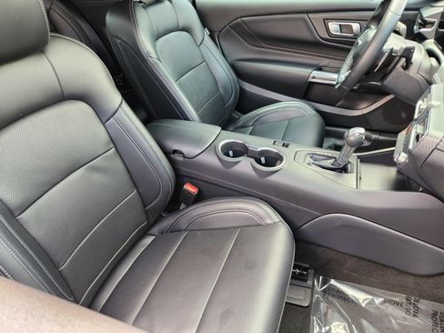 Used 2025 Ford Mustang GT Premium RWD image 9