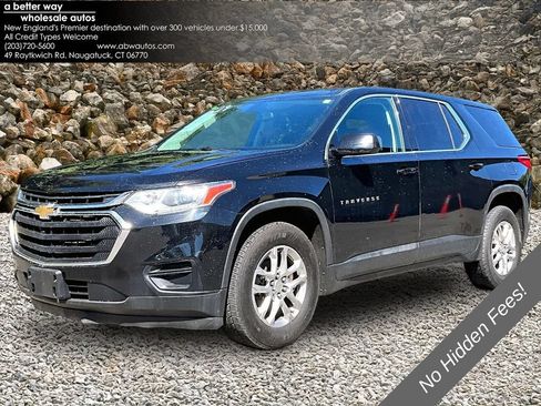 Used 2019 Chevrolet Traverse LS FWD image 1