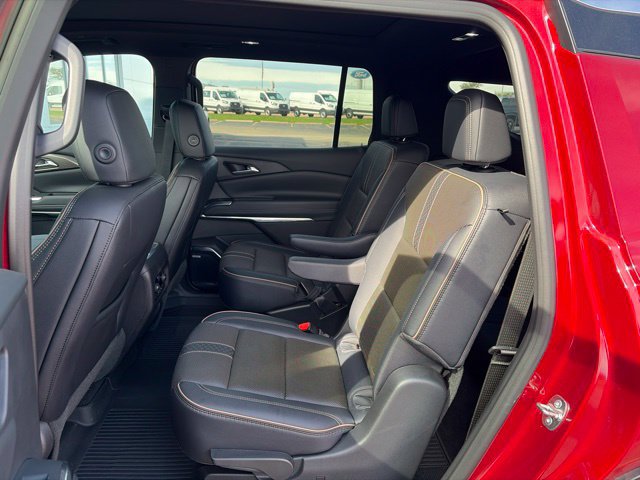 Used 2026 Chevrolet Traverse High Country w/ LPO, Floor Liner Package AWD/4WD image 6