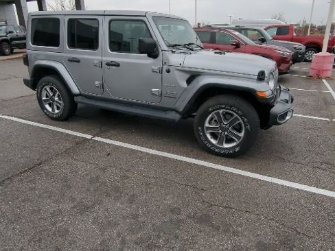 Used 2019 Jeep Wrangler Unlimited Sahara image 6