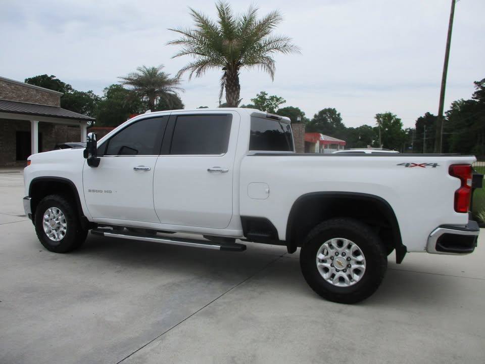 Used 2021 Chevrolet Silverado 2500 LTZ AWD/4WD image 2