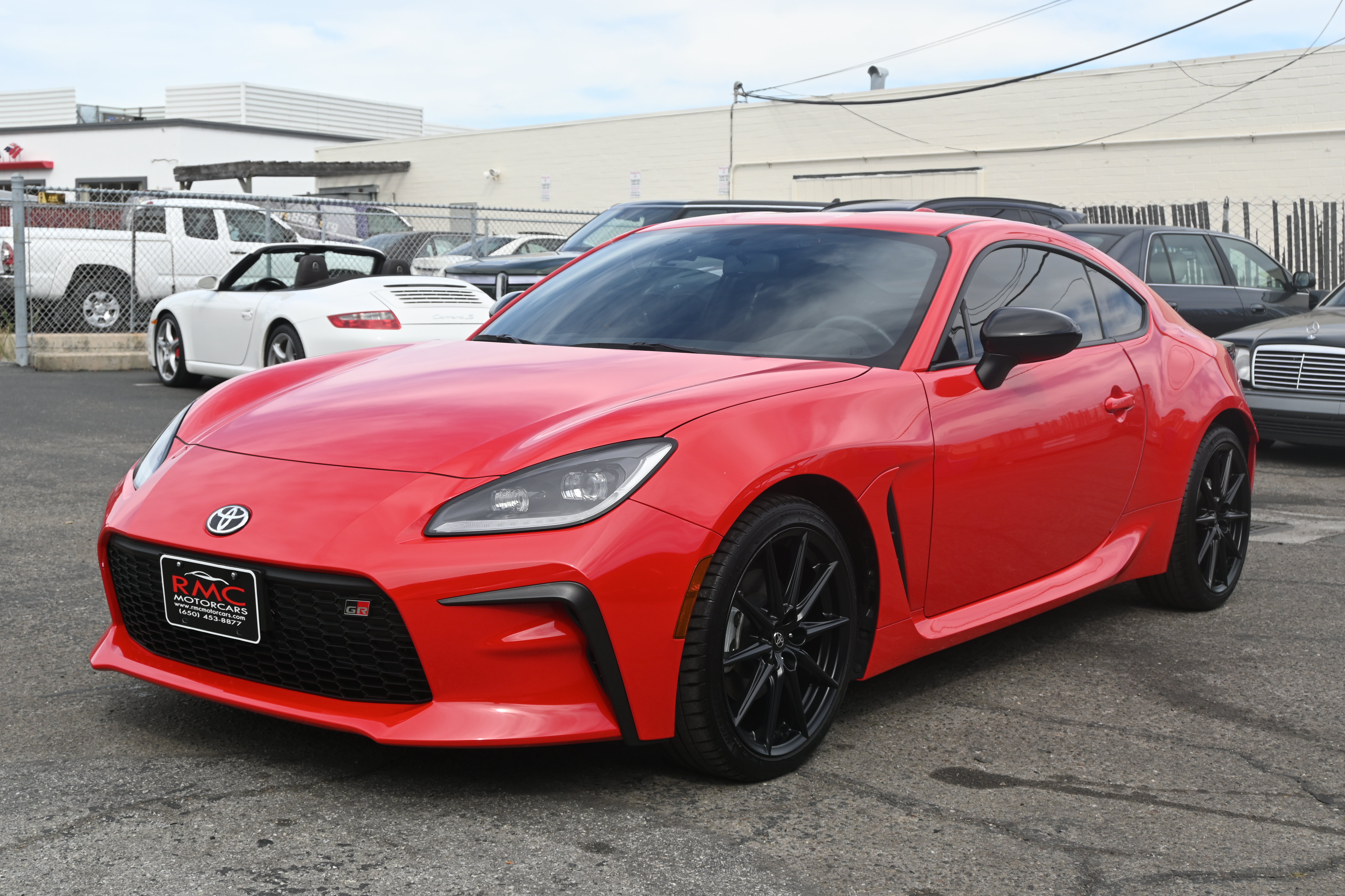Used 2025 Toyota GR86 Premium w/ ALL Weather Mat Package (TMS) RWD image 1