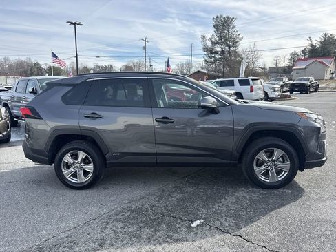 Used 2025 Toyota RAV4 XLE image 11