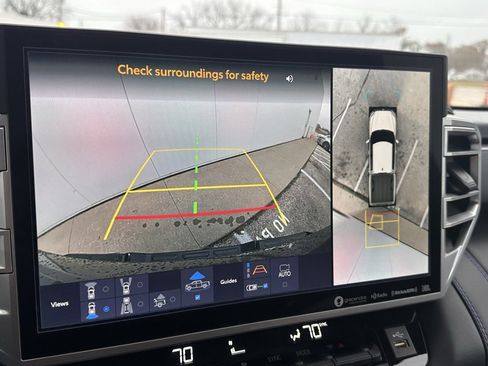 Used 2022 Toyota Tundra Platinum image 32