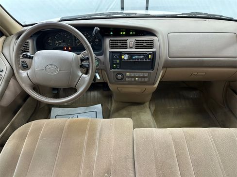 Used 1996 Toyota Avalon XL image 21