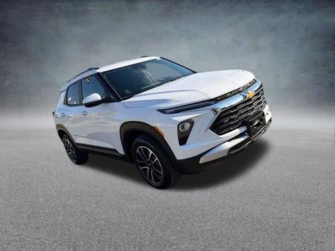 Used 2025 Chevrolet TrailBlazer LT AWD/4WD image 47