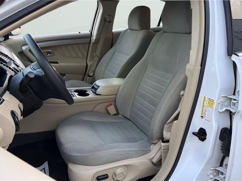 Used 2016 Ford Taurus SE FWD image 12