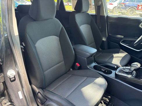 Used 2025 Kia Soul LX w/ LX Technology Package FWD image 34