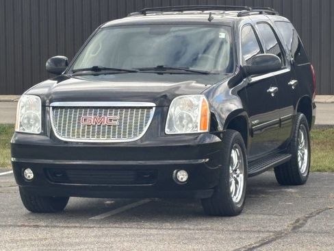 Used 2011 GMC Yukon SLT w/ SLT-2 Equipment Package image 4