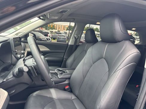 Used 2026 Toyota Grand Highlander AWD image 14