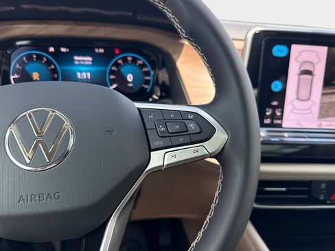 Used 2024 Volkswagen Atlas SE FWD image 32