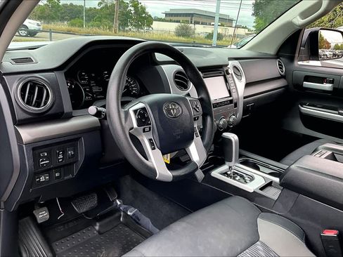 Certified 2018 Toyota Tundra SR5 w/ TRD Off Road Package AWD/4WD image 17