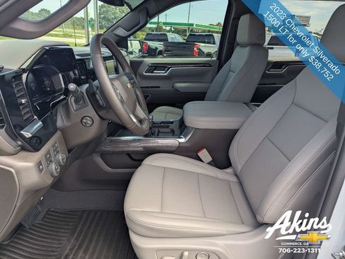 Used 2023 Chevrolet Silverado 1500 LT AWD/4WD image 19