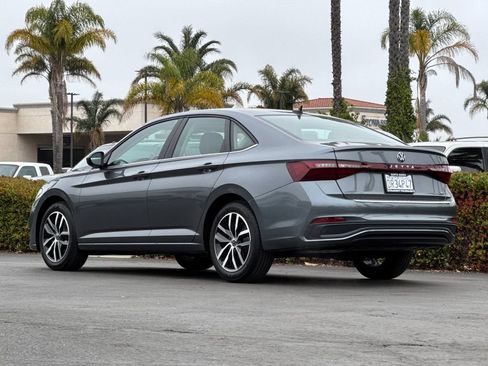 Used 2026 Volkswagen Jetta SE FWD image 6