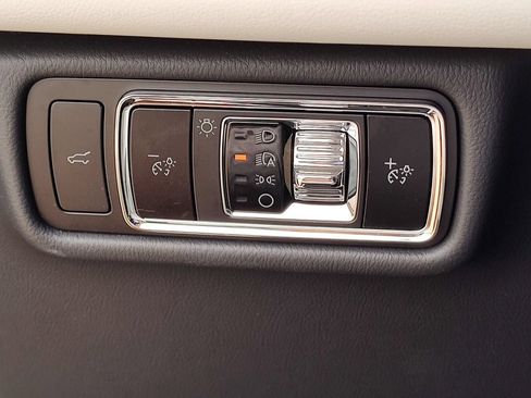 Used 2025 Lincoln Aviator 2WD image 23