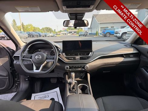 Used 2023 Nissan Altima 2.5 SV w/ SV Premium Package FWD image 16