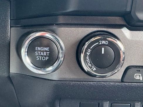 Used 2020 Toyota Tacoma TRD Sport w/ Technology Package AWD/4WD image 23