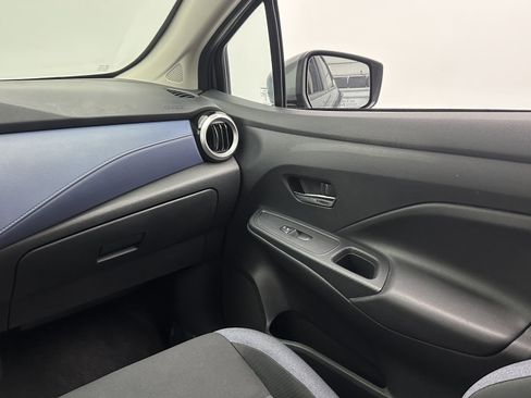 Used 2023 Nissan Versa SV image 24