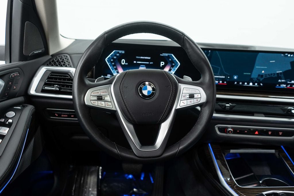 Used 2026 BMW X7 xDrive40i w/ Premium Package AWD/4WD image 13