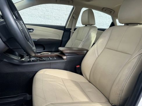 Used 2016 Toyota Avalon Limited image 15