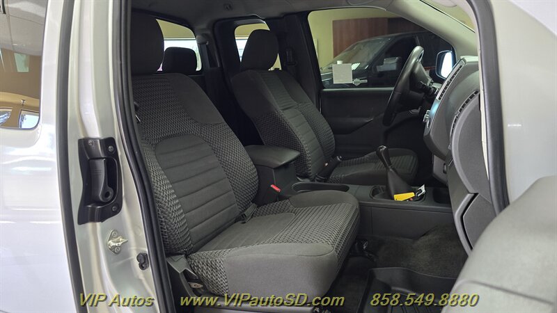 Used 2018 Nissan Frontier SV RWD image 16