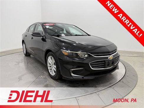 Used 2018 Chevrolet Malibu LT image 1