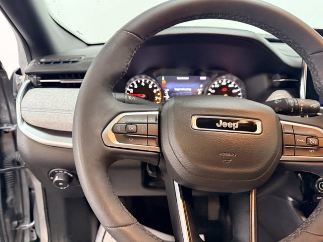 Used 2023 Jeep Compass Latitude w/ Convenience Group AWD/4WD image 28