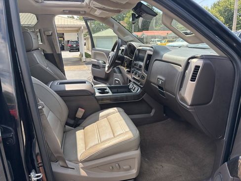 Used 2015 GMC Sierra 2500 Denali w/ Duramax Plus Package AWD/4WD image 14