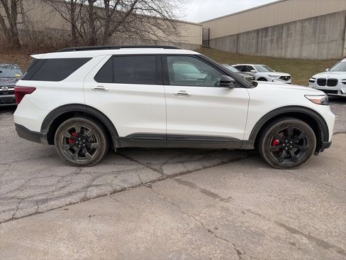 Used 2020 Ford Explorer ST w/ ST Street Pack image 5