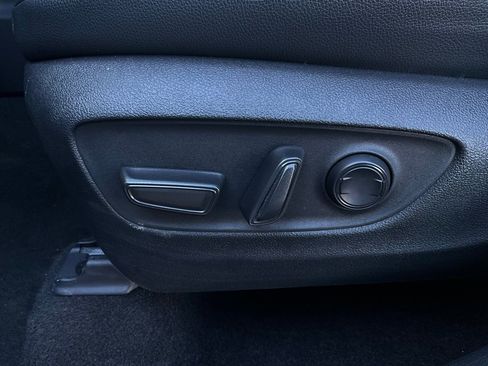 Used 2025 Toyota Grand Highlander FWD image 11