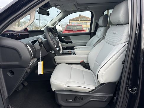 New 2025 Ford Expedition Max Platinum w/ Platinum Ultimate Package image 12