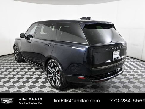 Used 2023 Land Rover Range Rover SV image 3