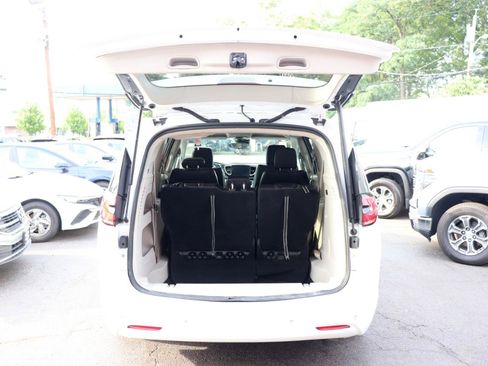 Used 2024 Chrysler Pacifica Touring-L FWD image 59