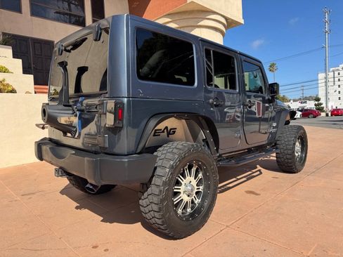 Used 2008 Jeep Wrangler Unlimited Sahara w/ Trailer Tow Group AWD/4WD image 6