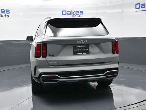 Certified 2023 Kia Sorento SX image 7