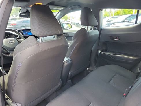 Used 2018 Toyota C-HR XLE FWD image 9