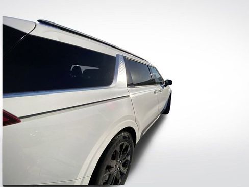 Used 2023 Nissan Rogue S image 11