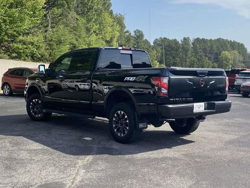 Used 2023 Nissan Titan PRO-4X image 6