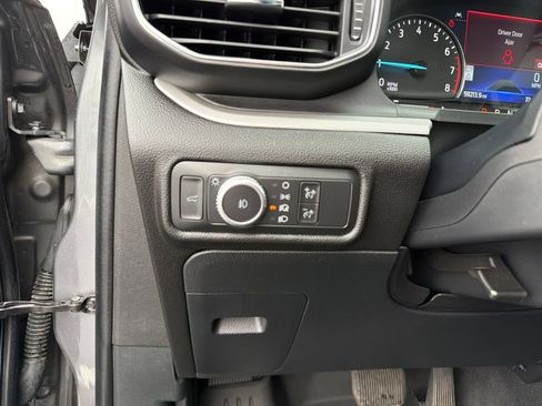 Used 2022 Ford Explorer XLT w/ Equipment Group 202A AWD/4WD image 14
