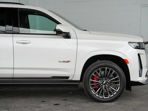 Used 2023 Cadillac Escalade V AWD/4WD image 22