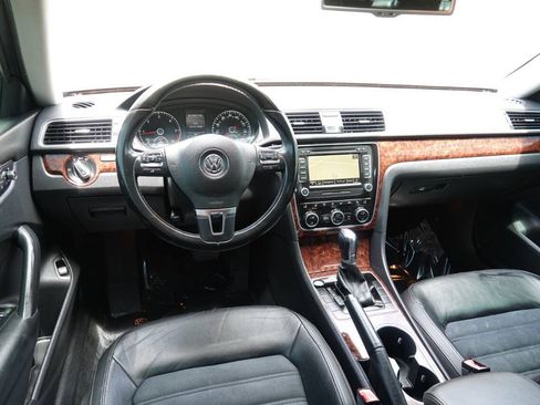 Used 2013 Volkswagen Passat TDI SEL Premium FWD image 82
