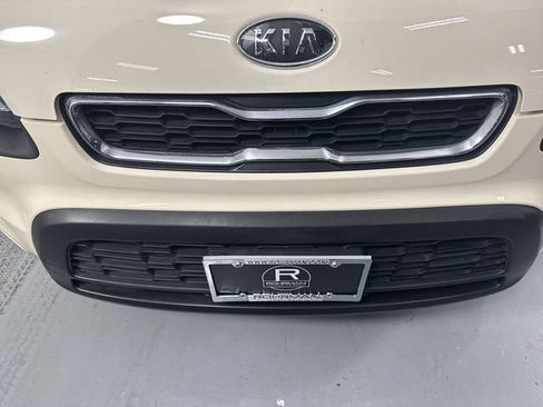 Used 2012 Kia Soul FWD image 23