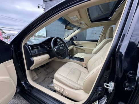 Used 2016 Toyota Camry XLE image 13