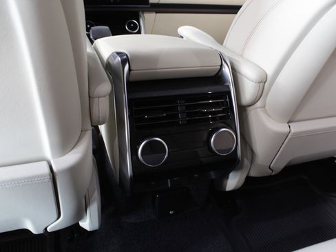 Used 2023 Land Rover Range Rover SE image 39